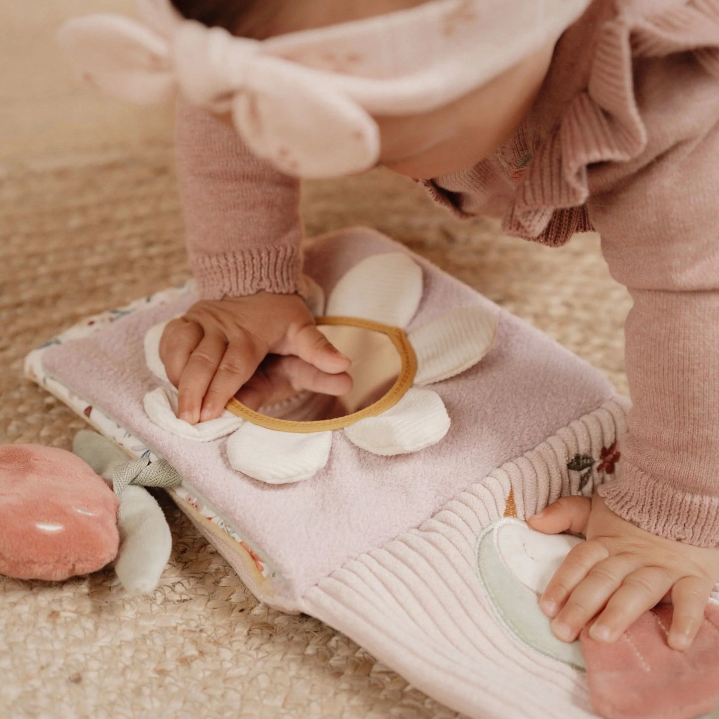 Мека играчка книга - Самовилска градина