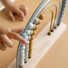 Виножито во нежно сини ноти